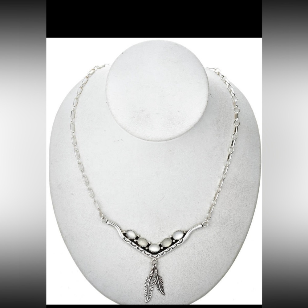 Authentic Navajo sterling silver and mother of pearl. Gorgeous! - Picture 3 of 3
